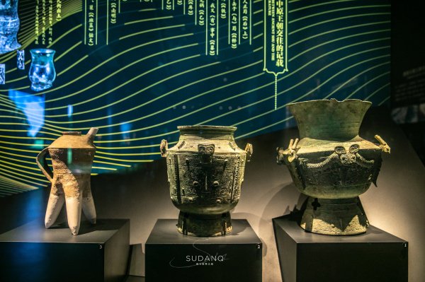 配资免费体验 三星堆那8个坑根本不是祭祀，是三千年前的一场“破釜沉舟”